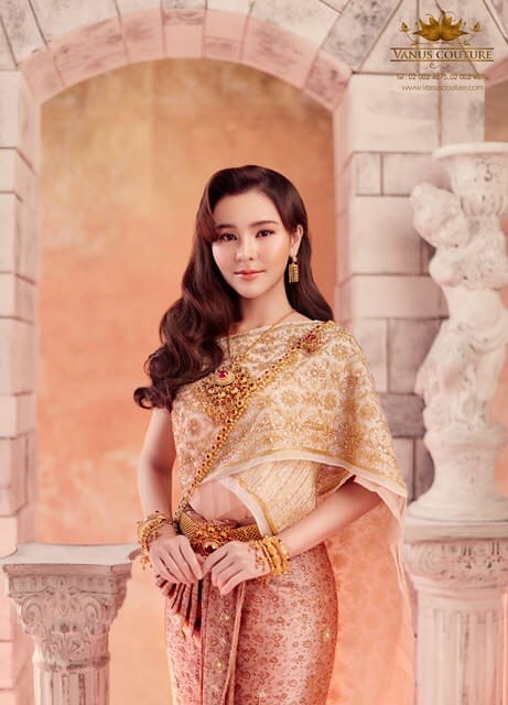 ชุดไทยแต่งงานสีโอรอสแดง